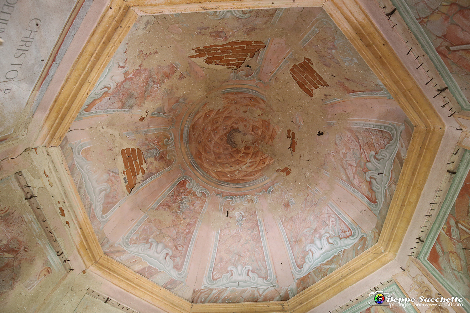 VBS_6827 - I Piloni della Via Crucis del Sacro Monte di Montà d'Alba.jpg
